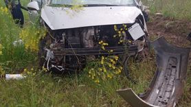 Tokat'ta Tarlaya Devrilen Otomobilde 3 Yaralı