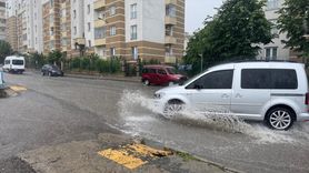 Trabzon'da Sağanak Yağış Hayatı Olumsuz Etkiledi