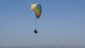 Uçmakdere: Yamaç Paraşütü Tutkunlarının Bayram Keyfi