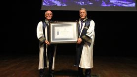 Uşak Üniversitesi'nden Hulusi Akar'a Fahri Doktora Unvanı