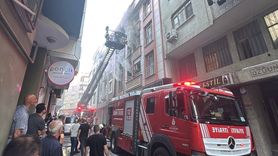 Zeytinburnu'nda Yangın Faciası: Balkondan Atlayan Çocuk Yaralandı