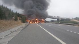 Adana-Pozantı Otoyolu'nda Devrilen Tırda Yangın Çıktı