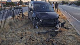 Afyonkarahisar'da Hafif Ticari Araç Kaza Yaptı