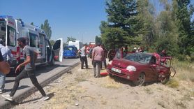 Afyonkarahisar'da Tır ve Otomobil Çarpıştı: 1 Ölü, 5 Yaralı