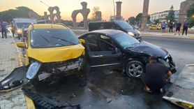 Antalya'da Ticari Taksi ile Otomobil Çarpıştı: 7 Yaralı