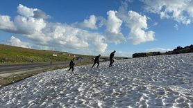 Ardahan'ın Karlı Yaylalarında Sıcaklardan Kaçış