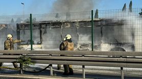 Bakırköy'de Metrobüs Yangını Kontrol Altına Alındı