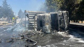 Balıkesir'de Devrilen Tır Alev Alev Yandı