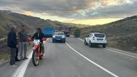 Bayburt-Erzurum Sınırında Hava Aracı Düşüşü İhbarı After Arama Kurtarma Faaliyeti Başlatıldı