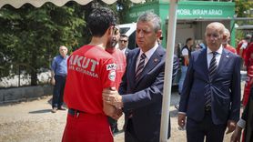 CHP Genel Başkanı Özgür Özel, AKUT'a Taziye Ziyaretinde Bulundu