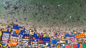 Dakar'da Sıcak Hava Plajları Doldurdu