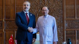 Dışişleri Bakanı Hakan Fidan, Malezya Başbakanı Enver İbrahim ile Görüşme Gerçekleştirdi