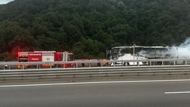 Anadolu Otoyolu'nda Otobüs Yangını Kontrollü Ulaşıma Açıldı