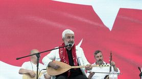 Esat Kabaklı'dan Anlamlı Konser