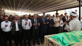 Gençlik ve Spor Bakanı Osman Aşkın Bak, Cenaze Törenine Katıldı