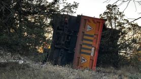 Giresun'da Asfalt Yüklü Kamyon Kazası: Sürücü Yaralandı