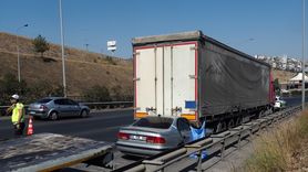 İzmir'de Tırla Çarpışan Otomobilde Ölüm ve Yaralanma Olayı
