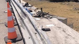 İzmir'de Viyadükten Düşen Tırın Sürücüsü Kendini Kurtardı