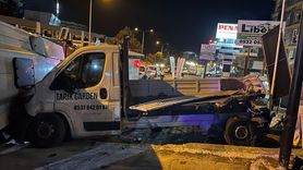 Kuşadası'nda Tur Midibüsü Devrildi: 3 Yaralı