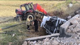Mardin'de Otomobil ve Traktör Çarpıştı: 2 Yaralı