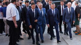 Özgür Özel'den Sözcü TV'ye Destek ve İktidar Eleştirisi