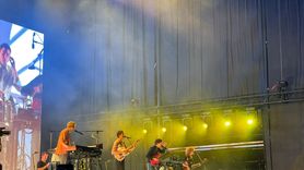 Parcels, İstanbul'da Enerjik Bir Konserle Müzikseverlerle Buluştu