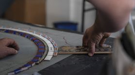 Sokak Sanatçısı Ememem: Şehirlerin Yaralarını Mozaiklerle İyileştiriyor