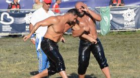 65. Kurtdereli Mehmet Pehlivan Yağlı Güreşleri'nde Başpehlivan Orhan Okulu