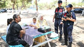 Adana'da Jandarma Orman Yangınlarına Karşı Piknikçileri Uyarıyor