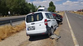 Ağrı'da Trafik Kazası: İl Sağlık Müdürü Beşer ve 6 Kişi Yaralandı