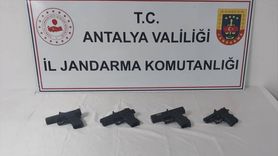 Antalya'da Kaçak Silah Operasyonu: 4 Kişi Gözaltında