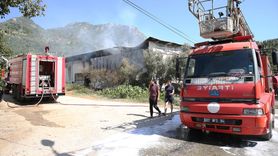 Antalya'daki Mobilya Atölyesinde Yangın