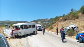 Aydın'da Minibüs ile Ticari Araç Çarpıştı: 14 Yaralı