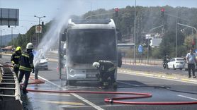 Bolu'da Seyir Halindeki Midibüste Yangın Çıktı