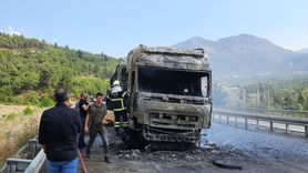 Burdur'da Buğday Yüklü Tır Yangını