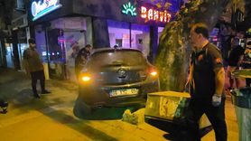 Bursa'da Otomobil Dükkan Duvarına Çarptı: İki Yaralı