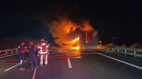 Bursa'da Otoyolda Yangın: Kamyon Alev Alev Yandı