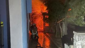 Dikili'de Yangın: Ekipler Müdahaleye Devam Ediyor