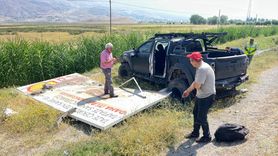 Erzincan'da Kamyonet Devrildi, 3 Yaralı