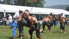 Gölcük Yaylası Yağlı Güreşleri'nde Erkan Taş Şampiyon Oldu