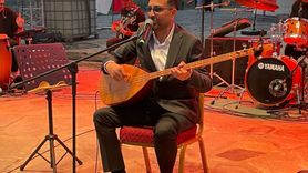 İsmail Altunsaray Malazgirt'te Nefes Kesen Bir Konser Verdi