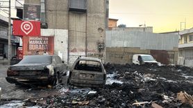 İzmir'de Çöp Alanında Yangın: 6 Araç Zarar Gördü