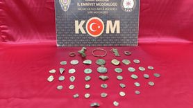 İzmir'de Kaçakçılık Operasyonu: 21 Şüpheliye İşlem Yapıldı