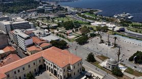 İzmir'de Su Kesintisi: Vatandaşlar Tedbir Alıyor