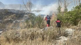 Kars Kalesi Eteklerinde Anız Yangını Kontrol Altına Alındı