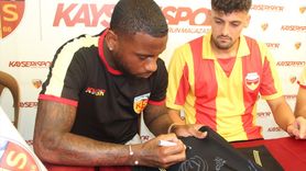 Kayserispor Futbolcuları Taraftarlarla Buluştu