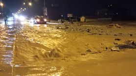 Konya'nın Yunak İlçesinde Şiddetli Yağışlar Sel Felaketine Neden Oldu