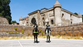 Malazgirt Zaferi Etkinlikleri İçin Atlı Polisler Bitlis'te Devriye Görevinde