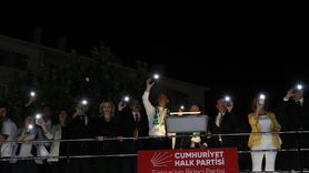 Özgür Özel Kırşehir Mitinginde Kadın Belediye Başkanlarını ve Adaleti Vurguladı