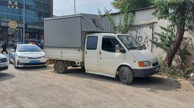 Sakarya'da Kamyonet Yayaya Çarptı, Sürücü Kaçtı